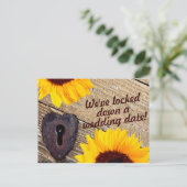 Rustikale Sonnenblume Save the Date Hochzeitkarte Ankündigungspostkarte (Stehend Vorderseite)