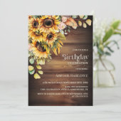 Rustikale Sonnenblume Wood Geburtstagsparty Einladung (Stehend Vorderseite)