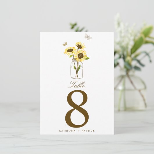 Rustikale Sonnenblumen auf den Tischnummern des Ma (Stehend Vorderseite)