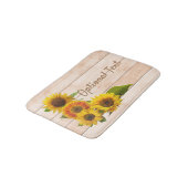 Rustikale Sonnenblumen auf Holz Badematte (Schrägansicht)