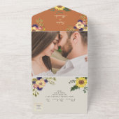 Rustikale Sonnenblumen Elegante Blumenhochzeit All In One Einladung (Außenbereich)