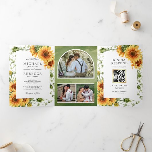 Rustikale Sonnenblumen Foto Arch QR Code Hochzeit Dreifach Gefaltete Einladung (Innenseite)
