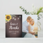 Rustikale Sonnenblumen Foto Hochzeit von Holzleuch Dankeskarte (Stehend Vorderseite)