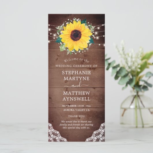 Rustikale Sonnenblumen Gipskraut Lights Wedding Programm (Stehend Vorderseite)
