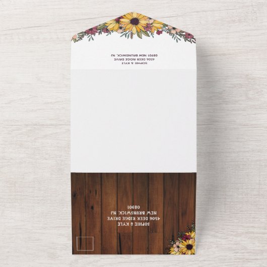 Rustikale Sonnenblumen Hochzeit von Holzkörnern All In One Einladung (Außenbereich)