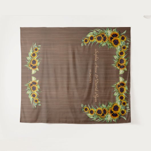 Rustikale Sonnenblumen Hochzeitshütte aus Holz und Wandteppich (Vorderseite (Horizontal))