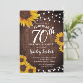Rustikale Sonnenblumen & Lichter Überraschung 70. Einladung (Stehend Vorderseite)