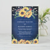 Rustikale Sonnenblumen Lights Navy Blue Wood Weddi Einladung (Stehend Vorderseite)
