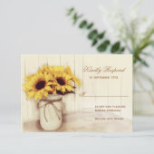 Rustikale Sonnenblumen Mason Jar Wedding RSVP Card Karte (Stehend Vorderseite)