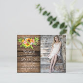 Rustikale Sonnenblumen Peonies Barnwood Foto Sweet Einladung (Stehend Vorderseite)
