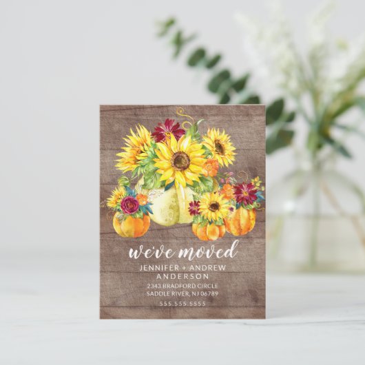 Rustikale Sonnenblumen Pumpkins Bewegende Ankündig Einladung (Stehend Vorderseite)