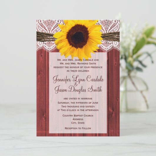 Rustikale Sonnenblumen, Roter Barnholz Hochzeitsfe Einladung (Stehend Vorderseite)