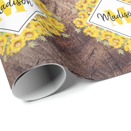 Rustikale Sonnenblumen und Holztextur Monogramm Geschenkpapier (Rolleneckpunkt)