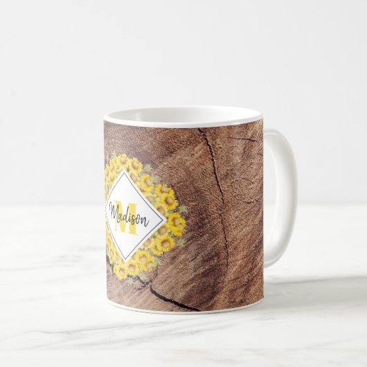 Rustikale Sonnenblumen und Holztextur Monogramm Kaffeetasse (VorderseiteRechts)