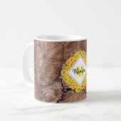 Rustikale Sonnenblumen und Holztextur Monogramm Kaffeetasse (Vorderseite Links)