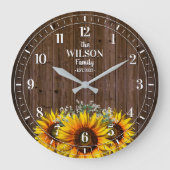 Rustikale Sonnenblumen und Name der Holzfamilie Große Wanduhr (Vorderseite)