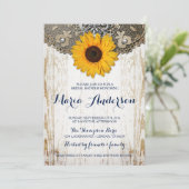 Rustikale Sonnenblumen und Spitzen-Brautparty lade Einladung (Stehend Vorderseite)