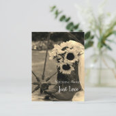 Rustikale Sonnenblumen und Stiefel Save the Date S Ankündigungspostkarte (Stehend Vorderseite)