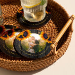 Rustikale Sonnenblumenbäume Foto Gastgeschenk Hoch Runder Pappuntersetzer<br><div class="desc">Rustikales Land Hochzeit rund Foto personalisiertes Getränk Untersetzer Gönnen Geschenk mit gelben goldenen Sonnenblumensträuße über einem dunkelbraunen Scheunenholz mit Saiten von bunten Lichtern.           Einfach mit Ihrem Foto und Text anpassen!            Es kann ein hübsches Sake-Geschenk für ein neues Paar sein.</div>