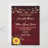 Rustikale Sonnenblumensaite Lights Burgund Wedding Einladung (Vorderseite)