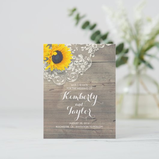 Rustikale Sonnenblumenspitze Save the Date Ankündigungspostkarte (Stehend Vorderseite)