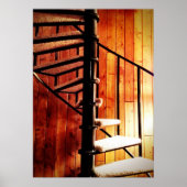 Rustikale Spiraltreppe in der Lodge Hütte Poster (Vorne)