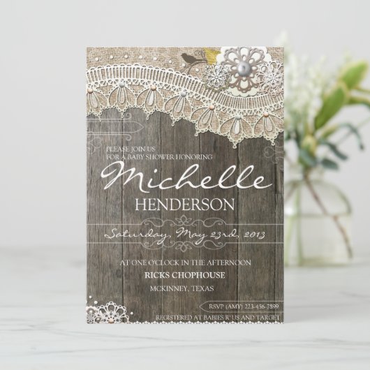 Rustikale Spitze-hölzerne Babyparty-Einladung Einladung (Stehend Vorderseite)