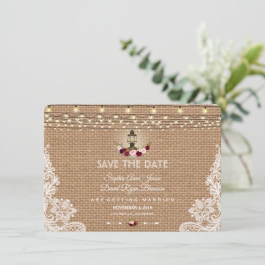 Rustikale Spitzen-Burlap-String-Leuchten Save the  Date (Stehend Vorderseite)