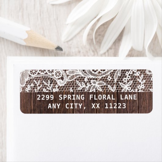 Rustikale Spitzen- und Holzhochzeit (Insitu)