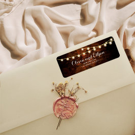 Rustikale Stallenholz-String-Lights Hochzeitadress