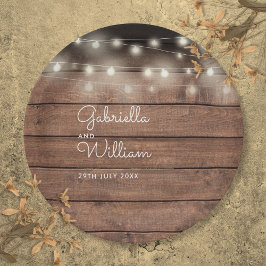Rustikale Stallenholz-String-Lights SkriptWedding Pappteller