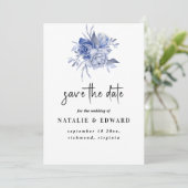 rustikale staubblaue Rosen und andere Blumen Save The Date (Stehend Vorderseite)