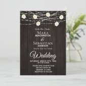 *~* Rustikale String Light Floral Dark Wood Weddin Einladung (Stehend Vorderseite)
