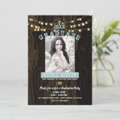 Rustikale String Lights Foto Graduation Party Einladung (Stehend Vorderseite)