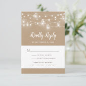 Rustikale String Lights Hochzeit RSVP Karte (Stehend Vorderseite)
