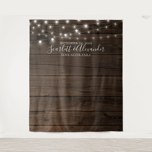 Rustikale String Lights Hochzeitszelt Foto Booth H Wandteppich (Vorderseite)