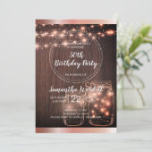 Rustikale String Lights Mason Jars Metallische Ros Einladung (Stehend Vorderseite)