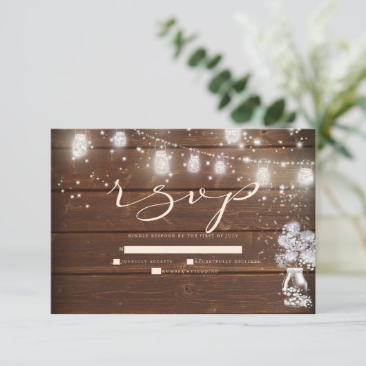 Rustikale String Lights-Platterbsen RSVP Karte (Stehend Vorderseite)
