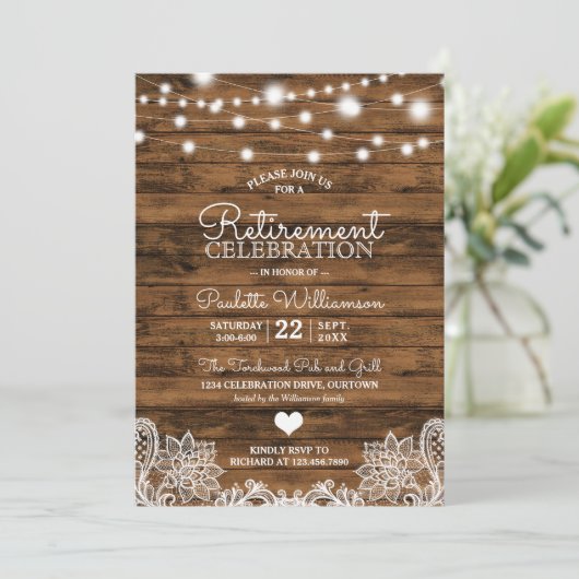 Rustikale String Lights Retirement-Party Einladung (Stehend Vorderseite)