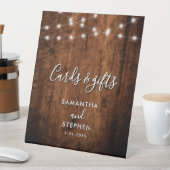 Rustikale String Lights & Wood Wedding Cards & Ges Sockelschild (In Situ)