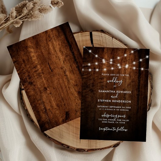 Rustikale String Lights & Wood Wedding Einladung