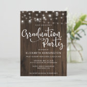 Rustikale Stringleuchten auf der Holzgraduierungsp Einladung (Stehend Vorderseite)