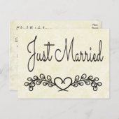 Rustikale Tan Just Married Black Heart Laurel Wedd Ankündigungspostkarte (Vorne/Hinten)
