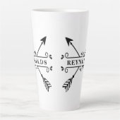 Rustikale überkreuzte Pfeile mit Name-ID615 Milchtasse (Vorderseite)