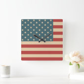 Rustikale Uhr der amerikanischen Flaggenmauer (Zuhause)