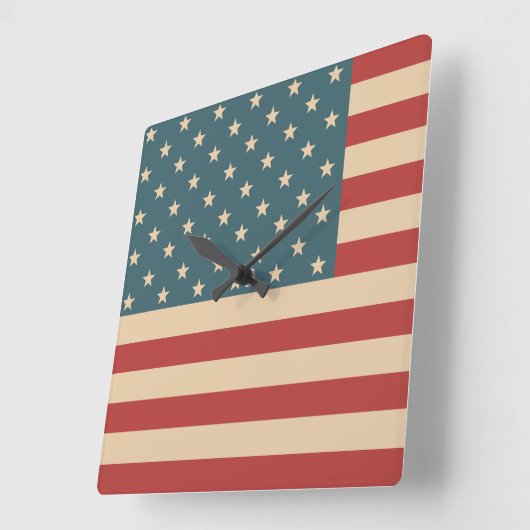 Rustikale Uhr der amerikanischen Flaggenmauer (Winkel)