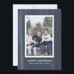 Rustikale und moderne Blaue Wasserfarbe Hanukkah Feiertagskarte<br><div class="desc">Diese rustikale,  aber moderne Happy Hanukkah-Karte mit tiefblauem Aquarell ist eine wunderbare Art,  das Fest der Lichter zu feiern. Achten Sie auf die Koordination von Produkten aus den Parcel Studios.</div>