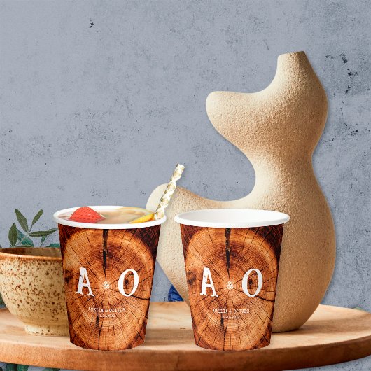 Rustikale Vintage Holzbaum-Slice-Monogramm-Hochzei Pappbecher