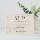 Rustikale Vintage Leinendesign-Hochzeitkarte RSVP (Stehend Vorderseite)