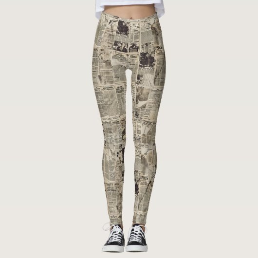 Rustikale Vintage-Zeitungs-Patchwork-Collage Leggings (Vorderseite)